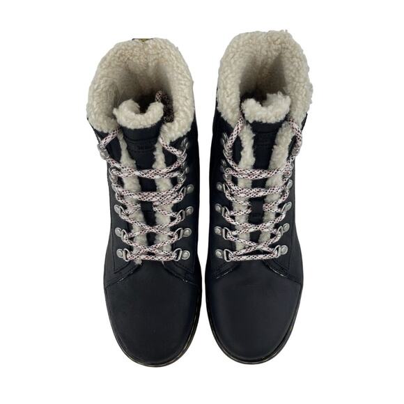 Dr. Martens Combs Wyoming Faux Fur Lined Lace Up Ankle Boots Docs WMN 10 - Picture 3 of 10